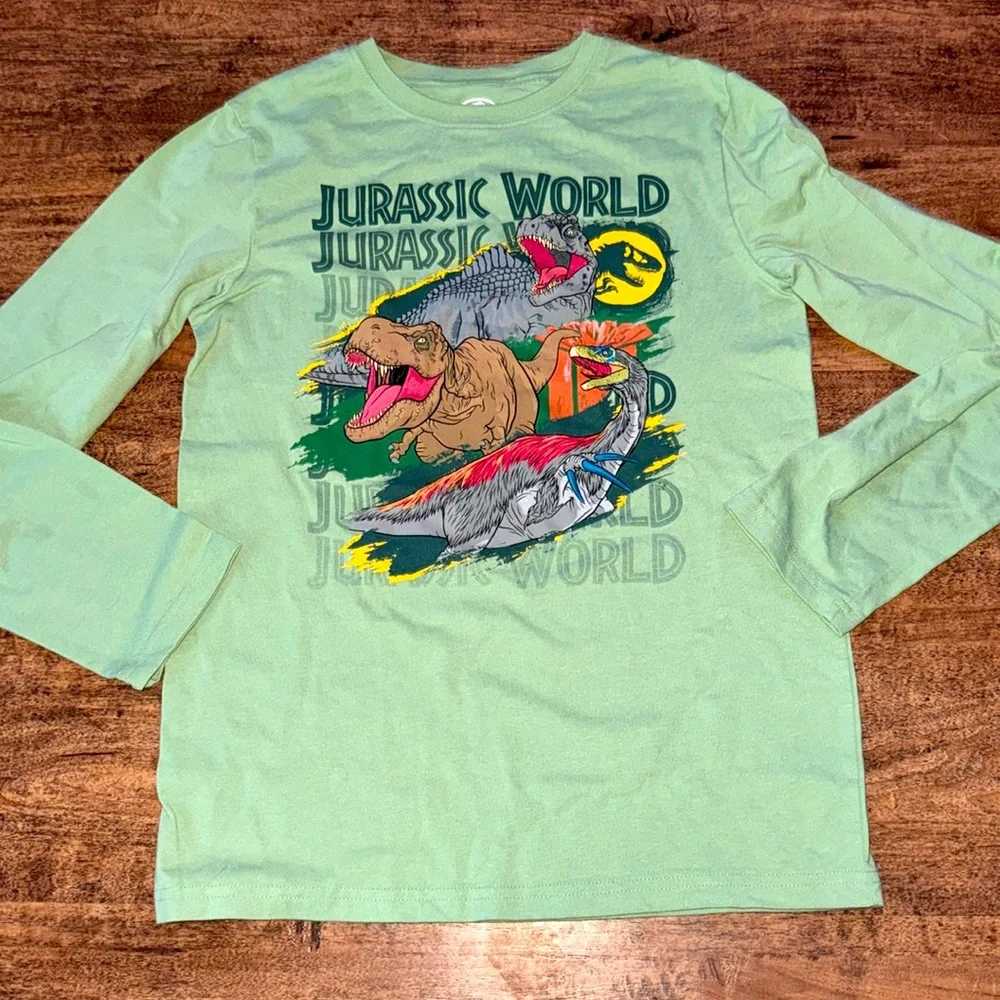 Jurassic world boys tee size xl - Picture 1 of 2